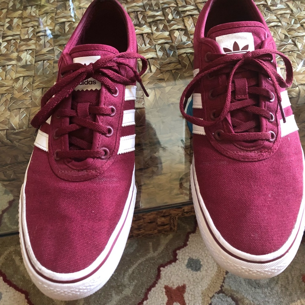 Adidas  10.5 men’s  in burgundy canvas